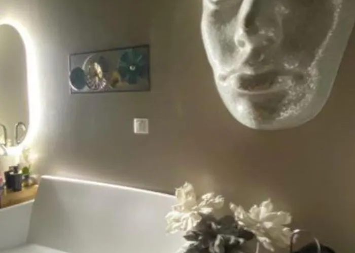 Romantique Au Coeur Du Avec Jacuzzi Et Sauna Privatif Proche De Toulouse アパート Auterive